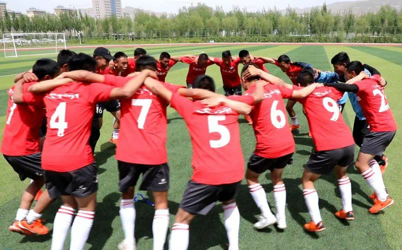 什么网球拍适合拉上旋进攻
